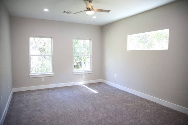 property at 637 Foxcroft Park