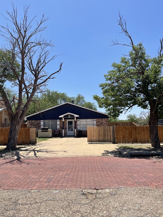 property at 1923 13th St