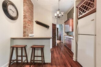 221 Pine St in New Orleans, LA - Building Photo - Building Photo