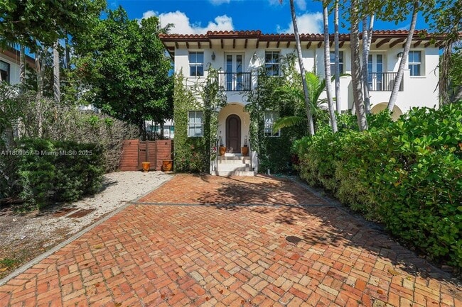 464 Fernwood Rd in Key Biscayne, FL - Building Photo - Building Photo