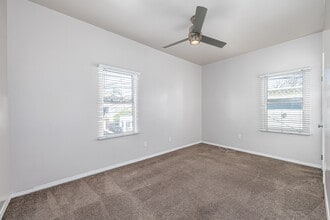 411-417 Walnut Ave in Long Beach, CA - Foto de edificio - Interior Photo