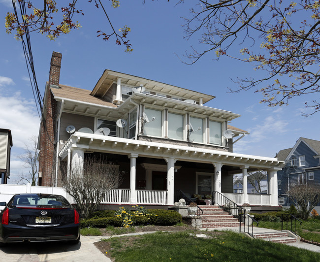 307 2nd Ave in Asbury Park, NJ - Foto de edificio - Building Photo