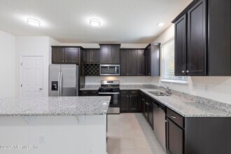 11006 Stapleton Dr in Jacksonville, FL - Building Photo - Building Photo