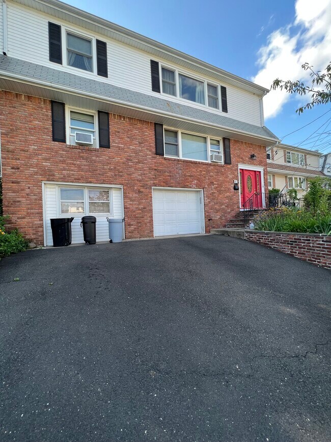 81 Lakeshore Dr Rentals in Prospect Park, NJ