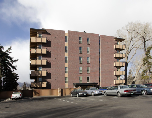 Park Manor Apartments in Colorado Springs, CO - Building Photo - Building Photo