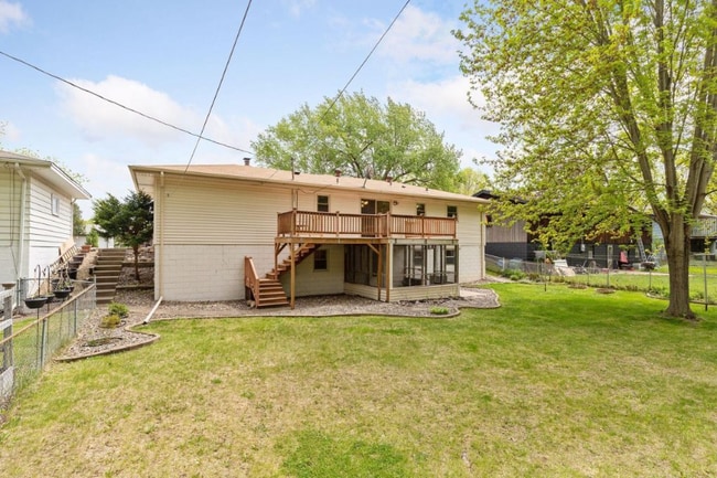 656 17th Ave NW in New Brighton, MN - Building Photo - Building Photo