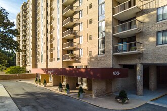 The Brittany in Arlington, VA - Building Photo - Building Photo