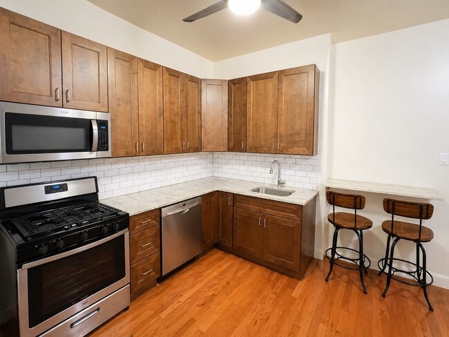 2502 N Kedzie Blvd in Chicago, IL - Building Photo - Building Photo
