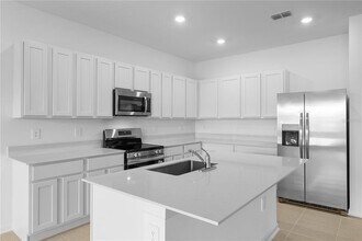 2697 Bevel Ln in Davenport, FL - Building Photo - Building Photo