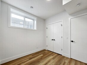 1902R Grand Oaks Dr SW in Calgary, AB - Building Photo - Building Photo