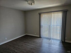 1186 Pear Tree Ln in Napa, CA - Building Photo - Building Photo