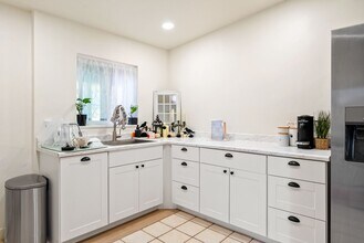 3700 Las Pilitas Rd in Santa Margarita, CA - Foto de edificio - Building Photo