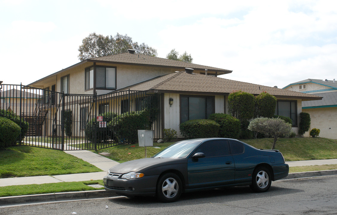 112 S Lindsay St in Lake Elsinore, CA - Building Photo