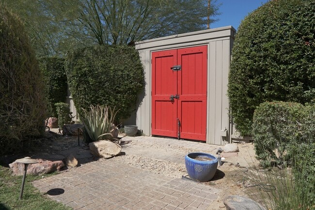 3861 E Camino San Miguel in Palm Springs, CA - Building Photo - Building Photo