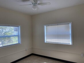 12 E Main St in Mount Dora, FL - Building Photo - Building Photo