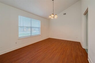 3906 Quiet Pl Dr in Houston, TX - Foto de edificio - Building Photo