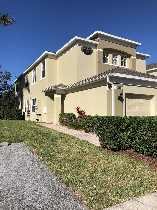 8636 Karpeal Dr in Sarasota, FL - Building Photo - Building Photo