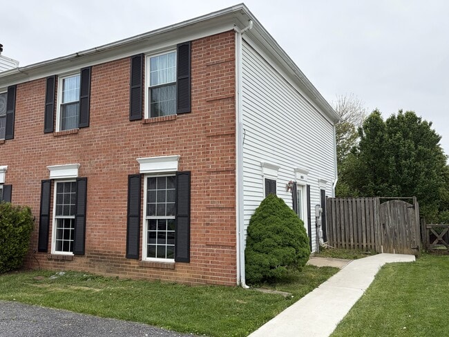 5805 Farmgate Ct in Frederick, MD - Building Photo - Building Photo