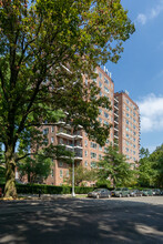 River House in Riverdale, NY - Building Photo - Building Photo