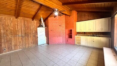 5642 Walnut Ave in Long Beach, CA - Building Photo - Building Photo