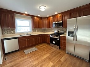 378 Council Trail in Lake In The Hills, IL - Building Photo - Building Photo