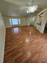 1069 Pittview Ave in Central Point, OR - Building Photo - Building Photo