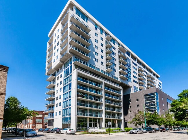 property at 910 W Huron St
