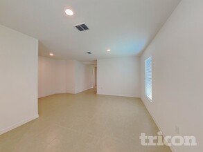 1656 Luft Ln in Mascotte, FL - Building Photo - Building Photo