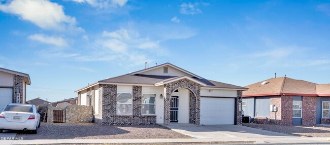 621 Maravillas St in Horizon City, TX - Foto de edificio - Building Photo