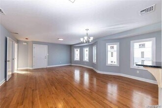 237 W Market St in Long Beach, NY - Building Photo - Building Photo