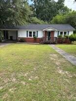2041 Columbia Cir in Sumter, SC - Building Photo