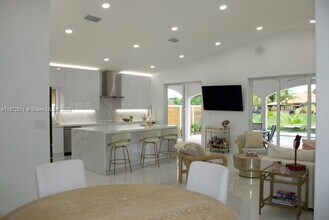 16056 SW 66th Terrace, Unit C126 in Miami, FL - Building Photo - Building Photo