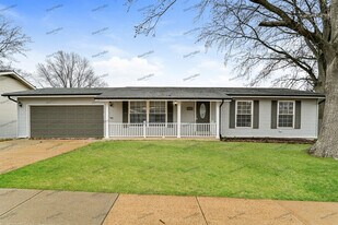 12000 Kingshead Dr in Florissant, MO - Building Photo