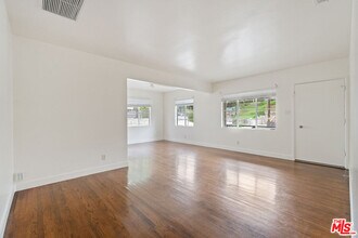 821 Laveta Terrace in Los Angeles, CA - Building Photo - Building Photo