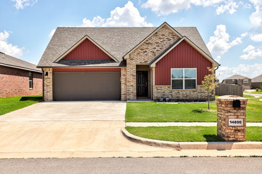 14800 Lost Fls Wy in Oklahoma City, OK - Building Photo