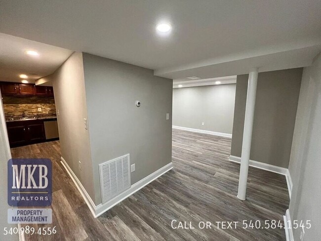 1813 Oxford Ave SW in Roanoke, VA - Building Photo - Building Photo