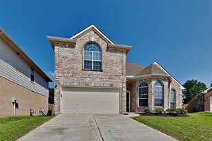 8000 N Tarrytown Crossing Dr in Conroe, TX - Building Photo