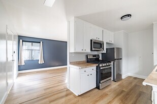 921 N. Cedar St. in Inglewood, CA - Building Photo