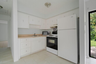 4752 SE Ebbtide Ave in Stuart, FL - Building Photo - Building Photo