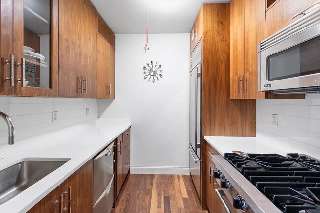 88 Greenwich St in New York, NY - Building Photo - Building Photo