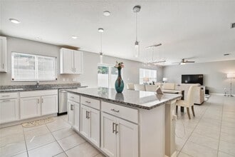 3810 Reflection Dock Dr in Seffner, FL - Building Photo - Building Photo