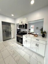 1231 Denisonview St in Pittsburgh, PA - Building Photo - Building Photo