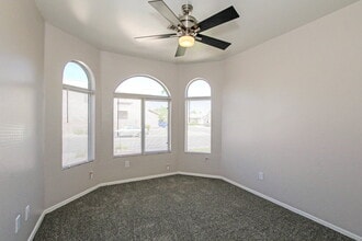 19246 N 31st St in Phoenix, AZ - Foto de edificio - Building Photo