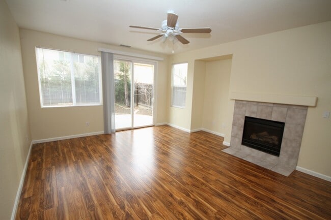 10048 Wexted Way in Elk Grove, CA - Building Photo - Building Photo