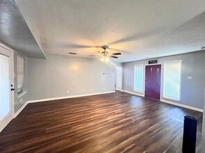 201 Lester St in Burleson, TX - Building Photo - Building Photo