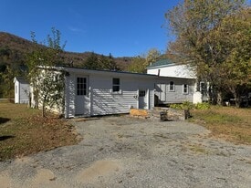 41 K and L Ct in Sharon, VT - Building Photo