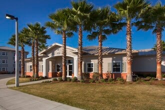 Pinnacle at Hammock Square in Lynn Haven, FL - Foto de edificio - Building Photo