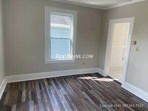 74 Fruit St in Bangor, ME - Building Photo - Building Photo