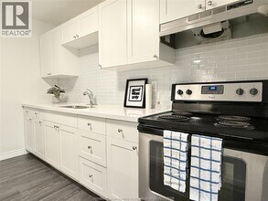 20 Bradmon Dr in St Catharines, ON - Building Photo - Building Photo