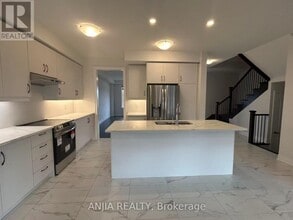 13 Albert Newell Dr in Markham, ON - Building Photo - Building Photo